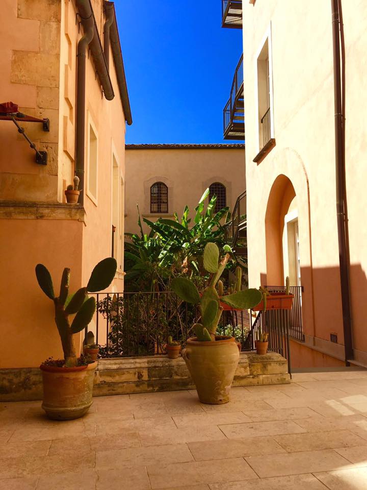 What to do in Ortigia, Sicily in 24 hours ortigia sicily travel guide italy italia sicilia syracuse siracusa