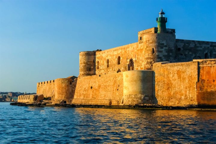 What to do in Ortigia, Sicily in 24 hours ortigia sicily travel guide italy italia sicilia syracuse siracusa castello maniace