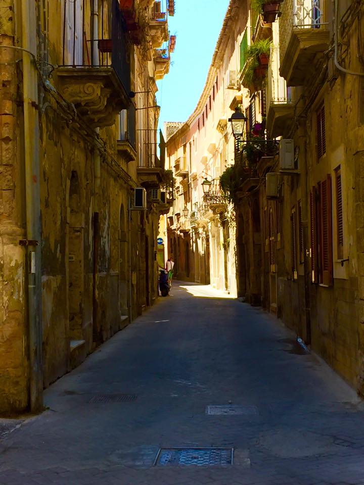 What to do in Ortigia, Sicily in 24 hours ortigia sicily travel guide italy italia sicilia syracuse siracusa