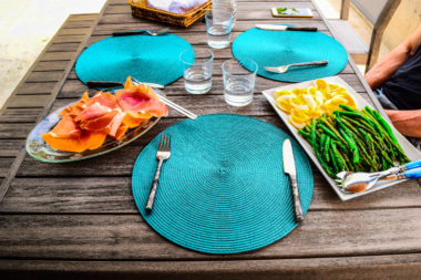 Outdoor Party Healthy What to Eat Table Set Up Decoration 2