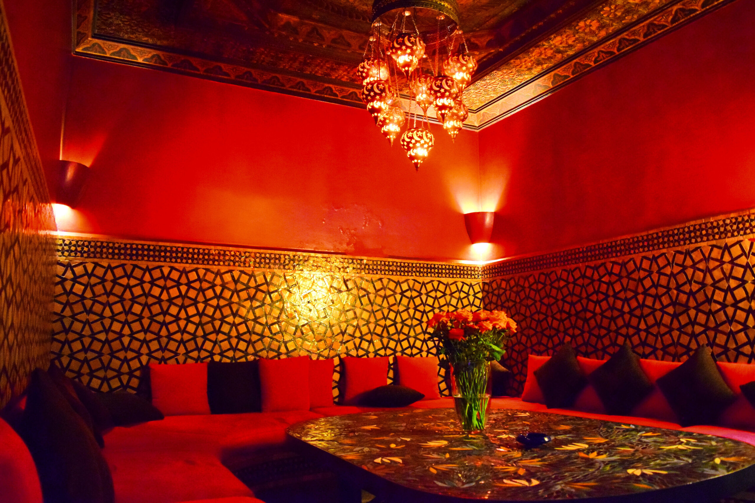 Eat in Marrakech Cafe Arabe_Morocco_Where to Eat_Travel_Guide_Best restaurant in Marrakesh_Africa_Medina_red room ground floor