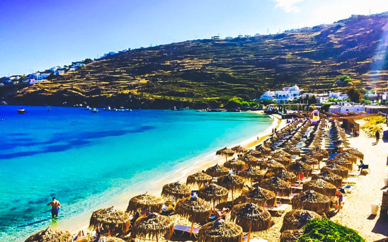 Travel Guide to Mykonos_What to do_Where to Stay_Mykonos Island_Greece_3 day itinerary_blog_Paranga beach_hostel_sun bed_ocean_free