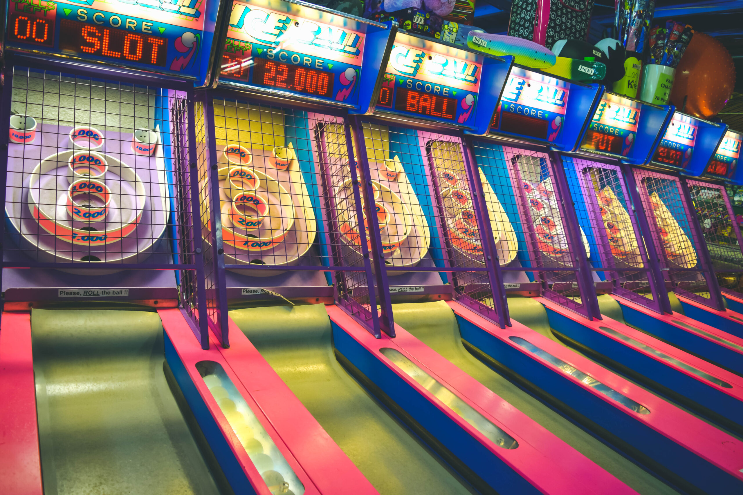 Lake Winnipesaukee_New Hampshire_Travel Guide_What to do_What to See_meredith_weirs beach_winnipesaukee pier_vintage_oldschool_cute_town_lakeside avenue_main street_arcade_skeeball_half moon
