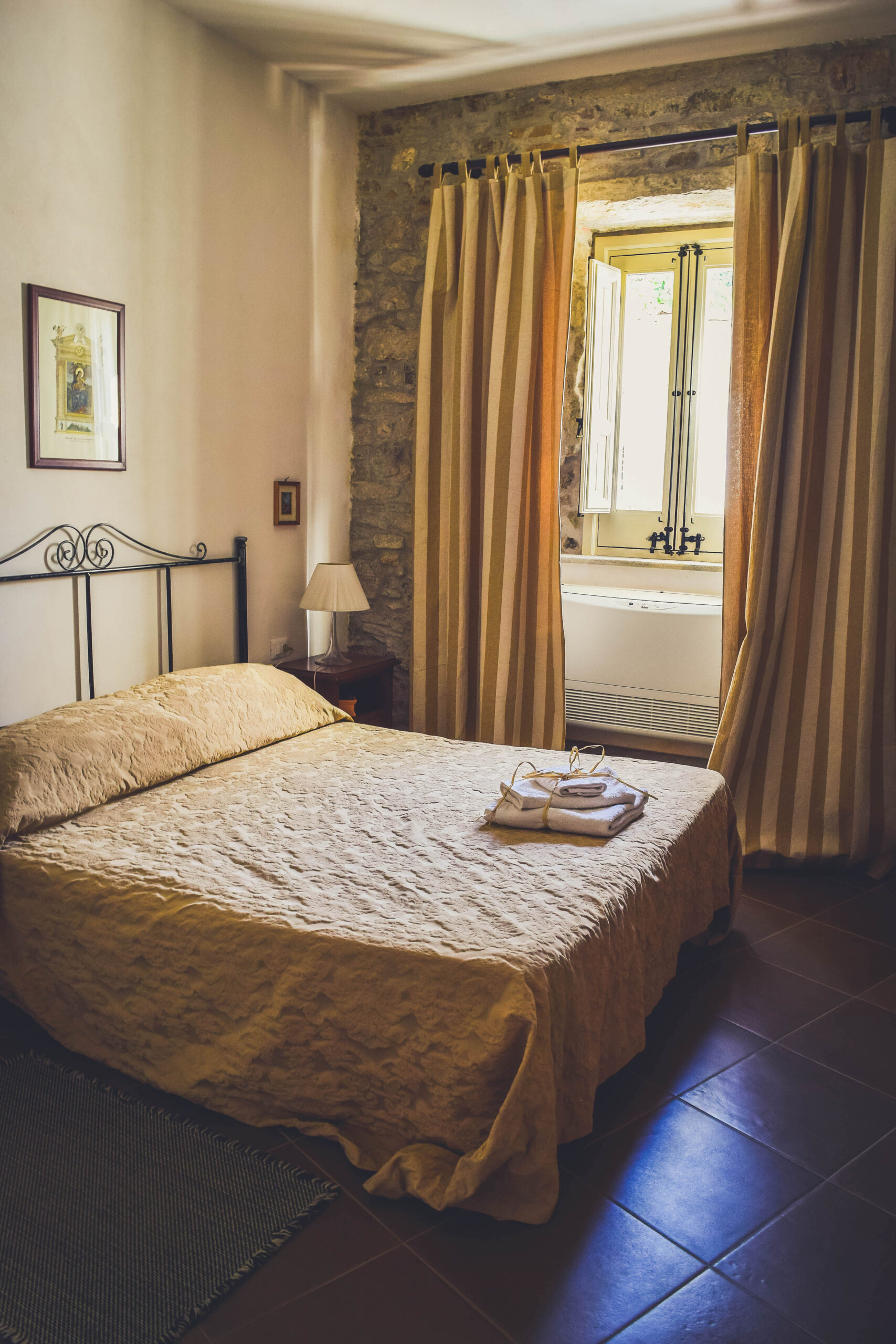 Where to Stay in SIcily Erice Pietre Antiche Apartments Mountain Italia Review Airbnb bed and breakfast rare jewel best place to stay svadore