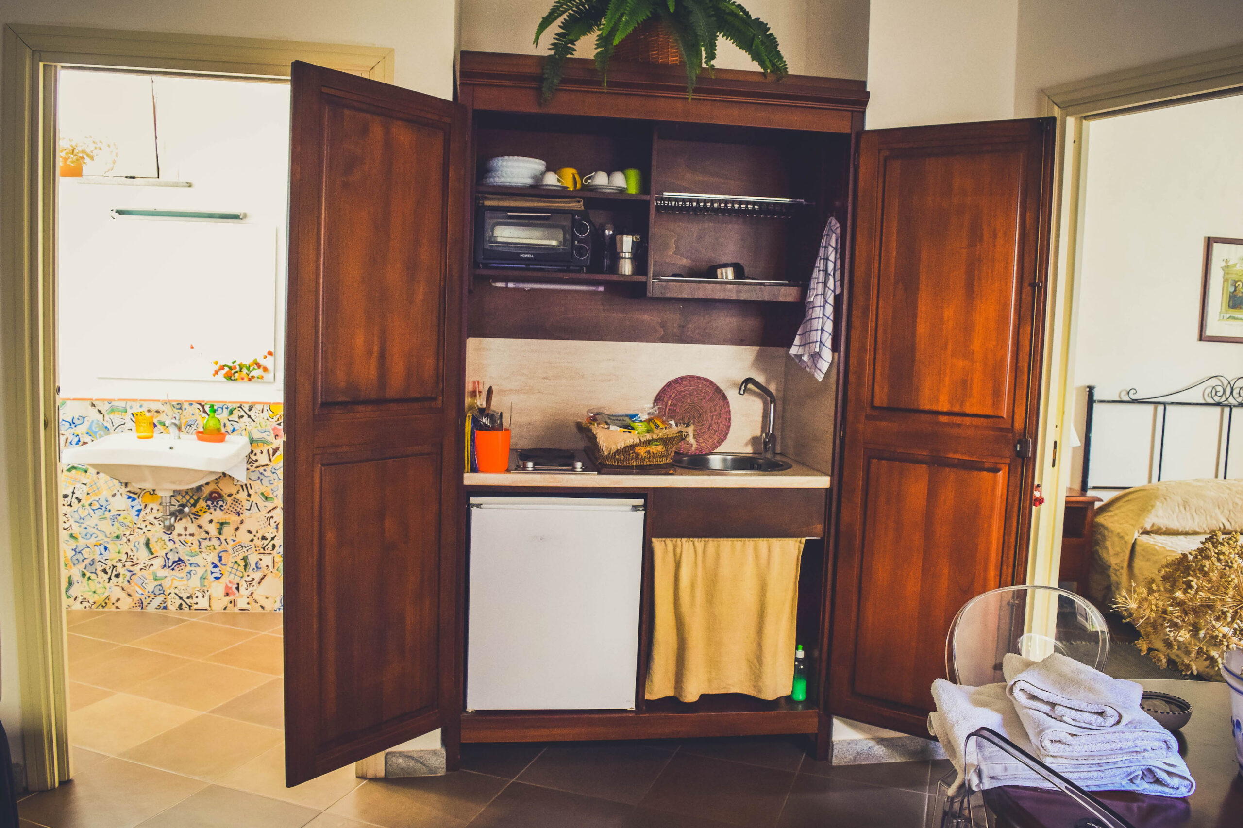 Where to Stay in SIcily Erice Pietre Antiche Apartments Mountain Italia Review Airbnb bed and breakfast rare jewel best place to stay svadore