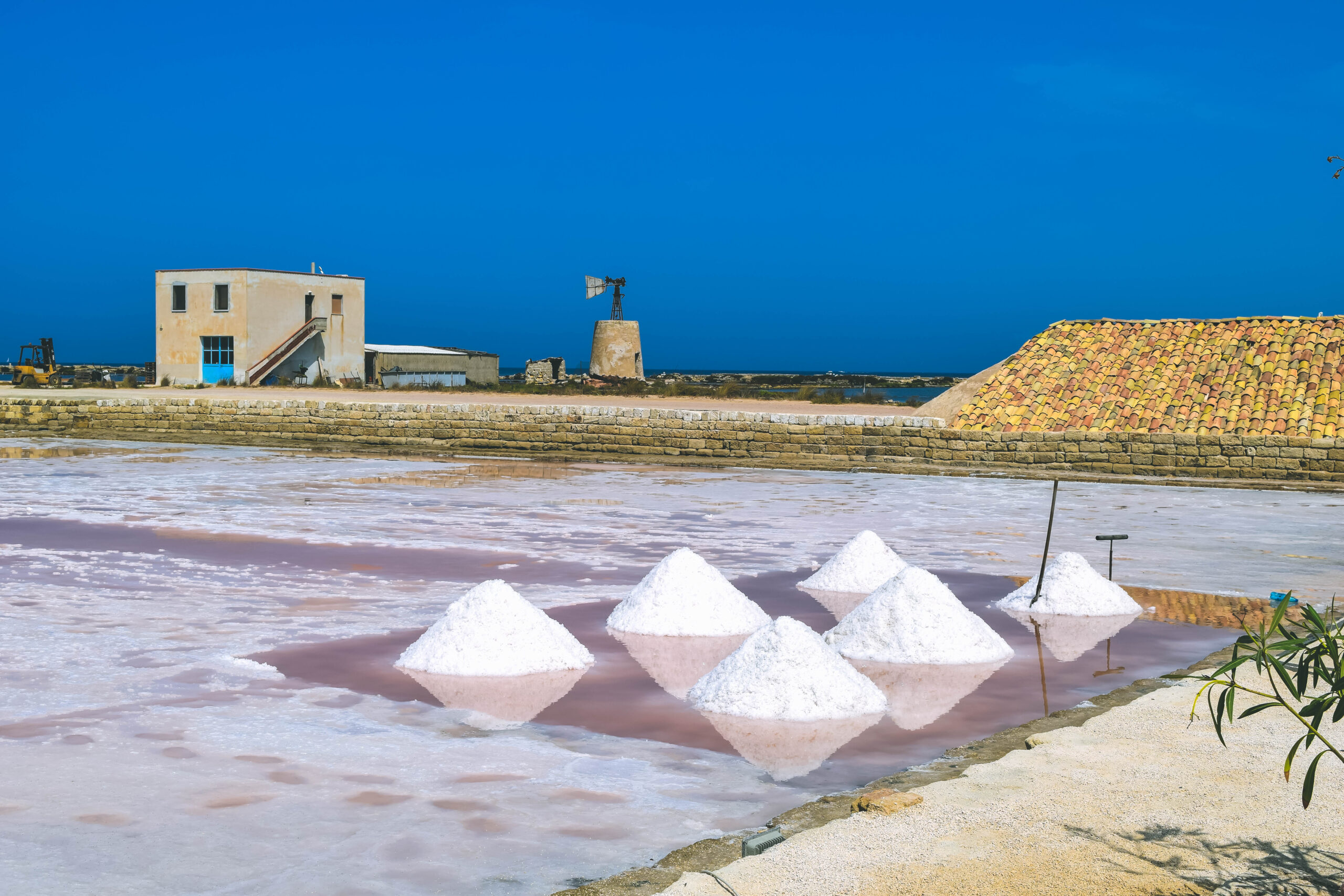 Saline di Nubia Museo del Sale Trapani WWF UNESCO Salt pans salt flats history antique windmill museum photography travel blog what to see and do in sicily italy travel guide blog