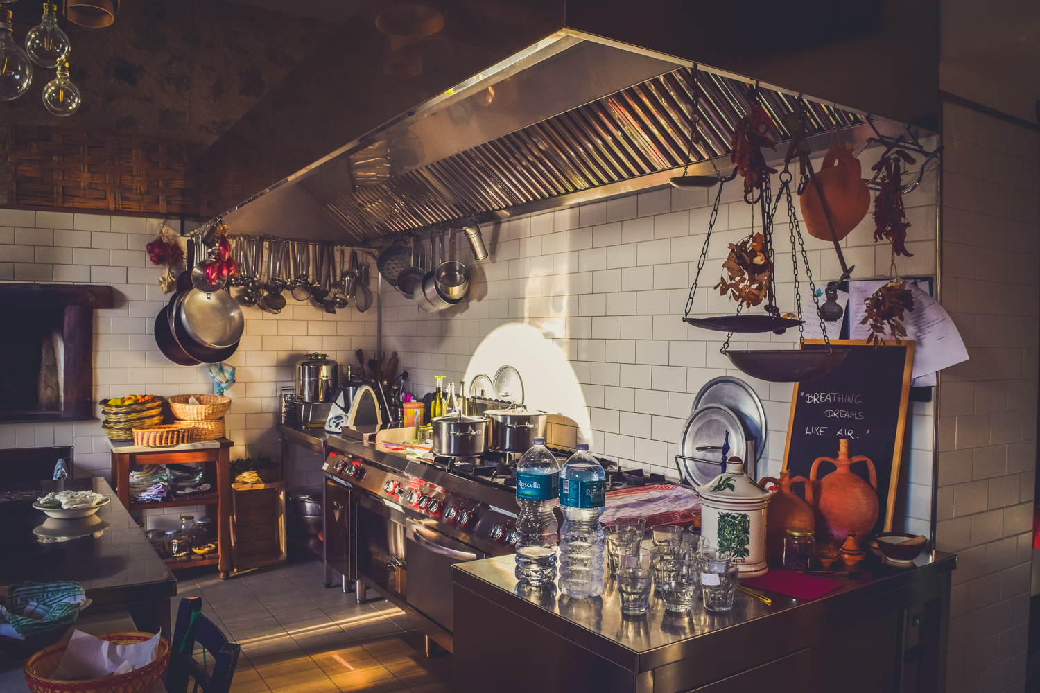 Travel guide to sicily fontes episcopi bio resort where to stay in sicily sicilia near agrigento italy-41 kitchen