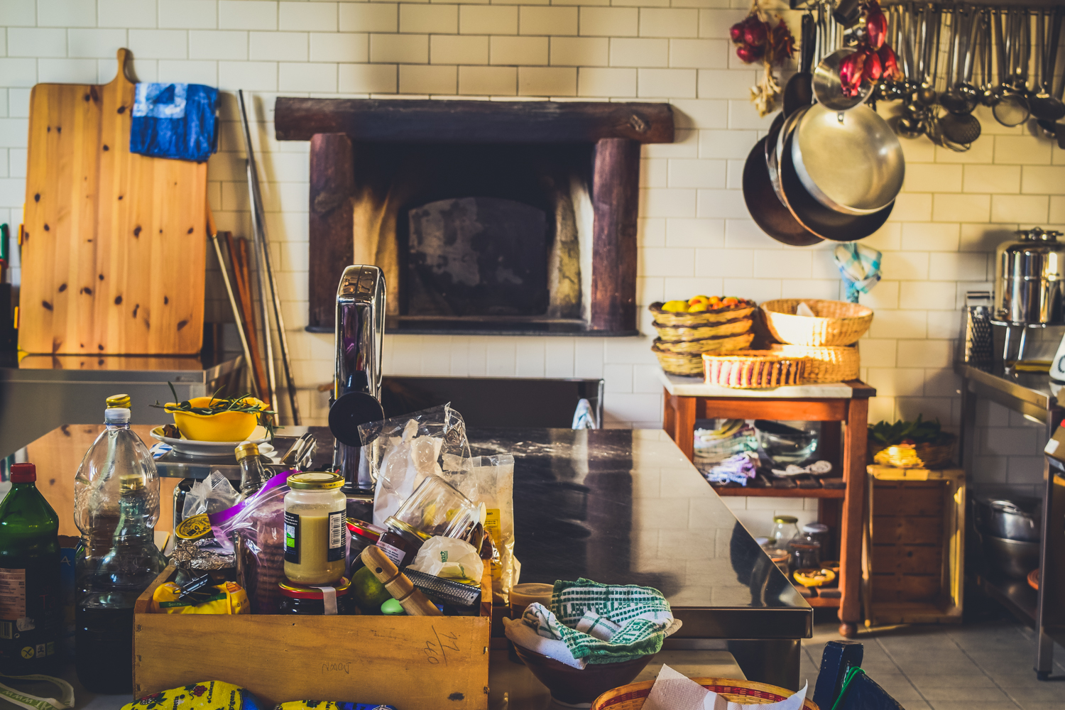 Travel guide to sicily fontes episcopi bio resort where to stay in sicily sicilia near agrigento italy-41 kitchen