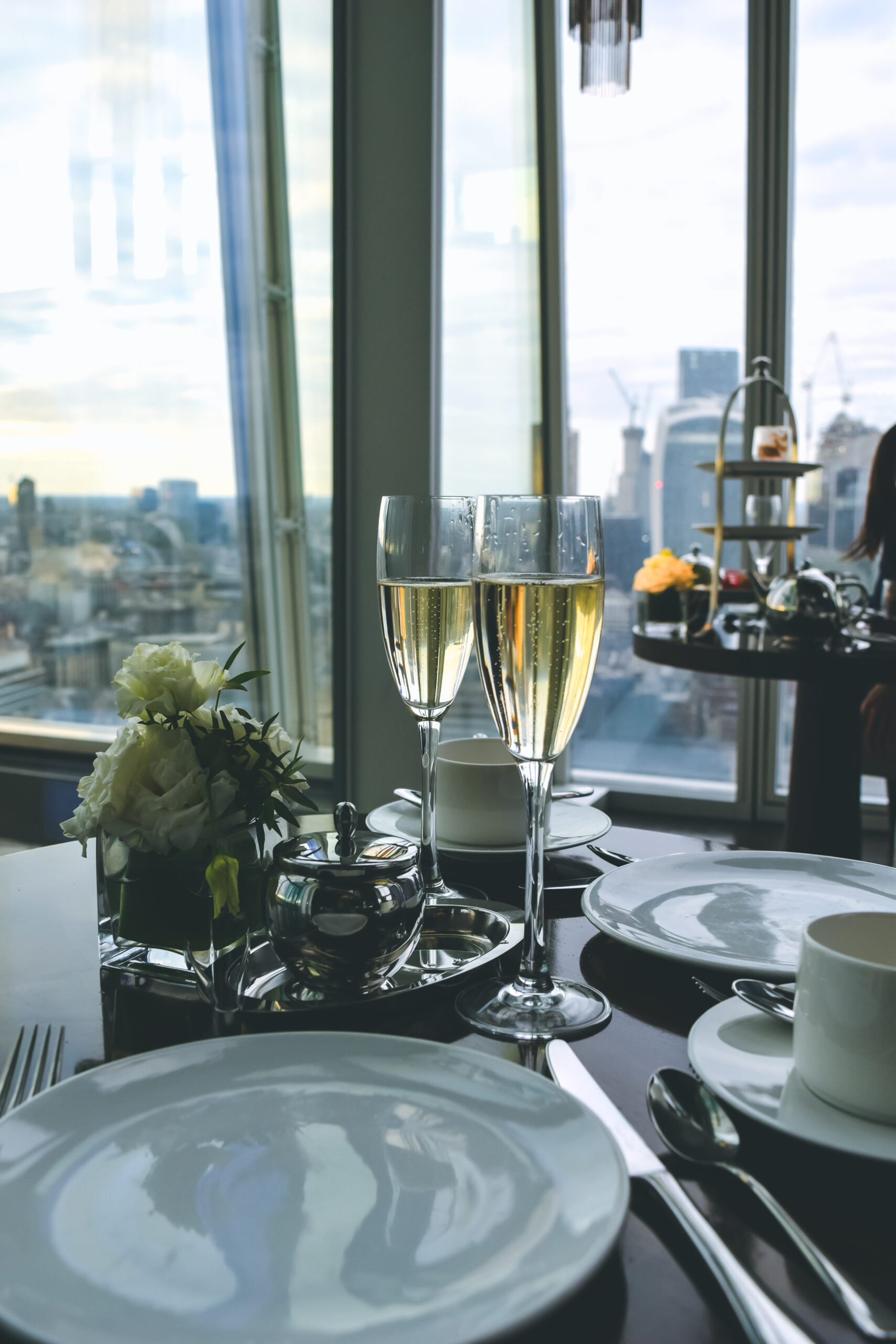 aqua shard champagne afternoon tea Travel guide to london uk blog what to do what to see where to go 3 days-19
