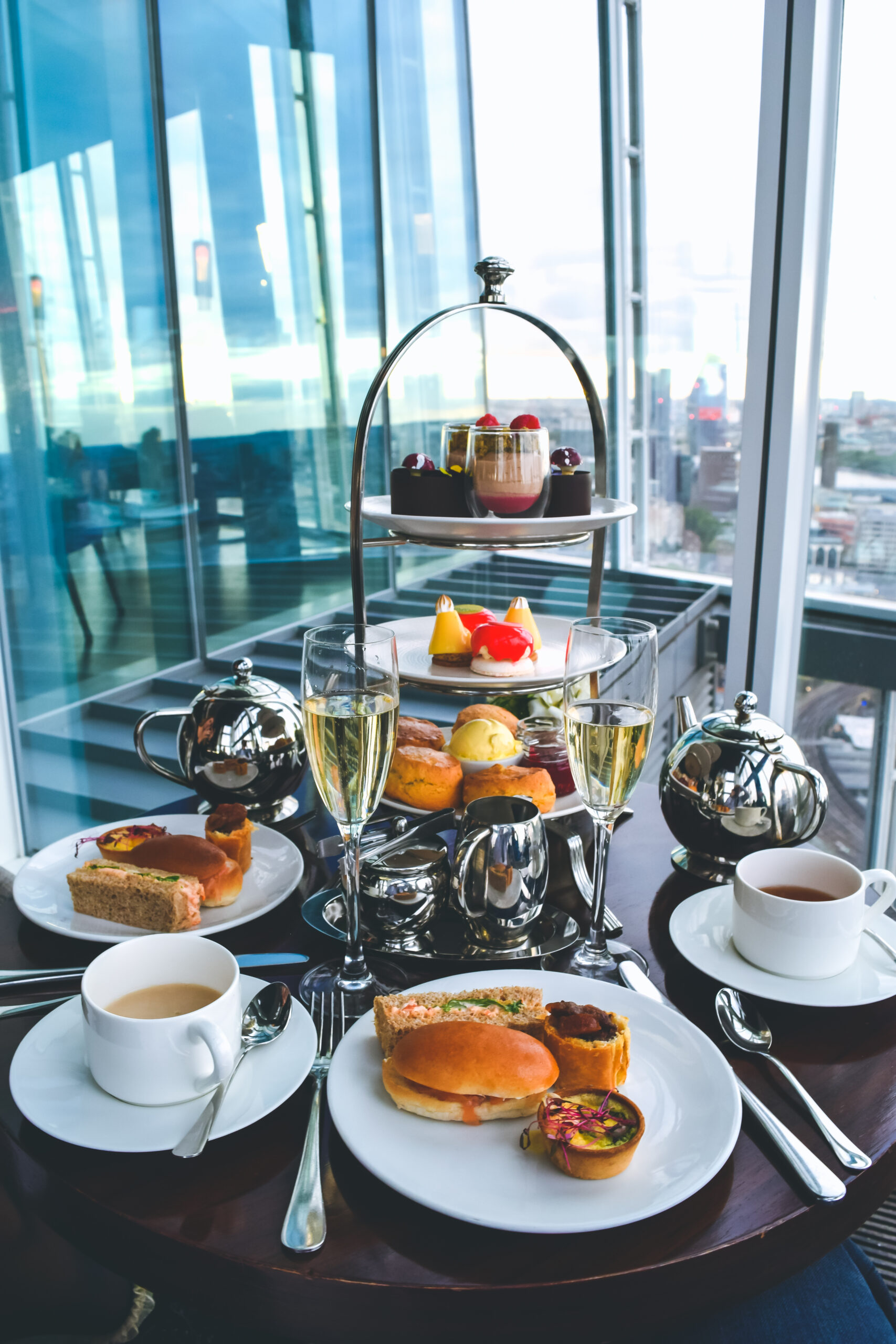 aqua shard champagne afternoon tea Travel guide to london uk blog what to do what to see where to go 3 days-19
