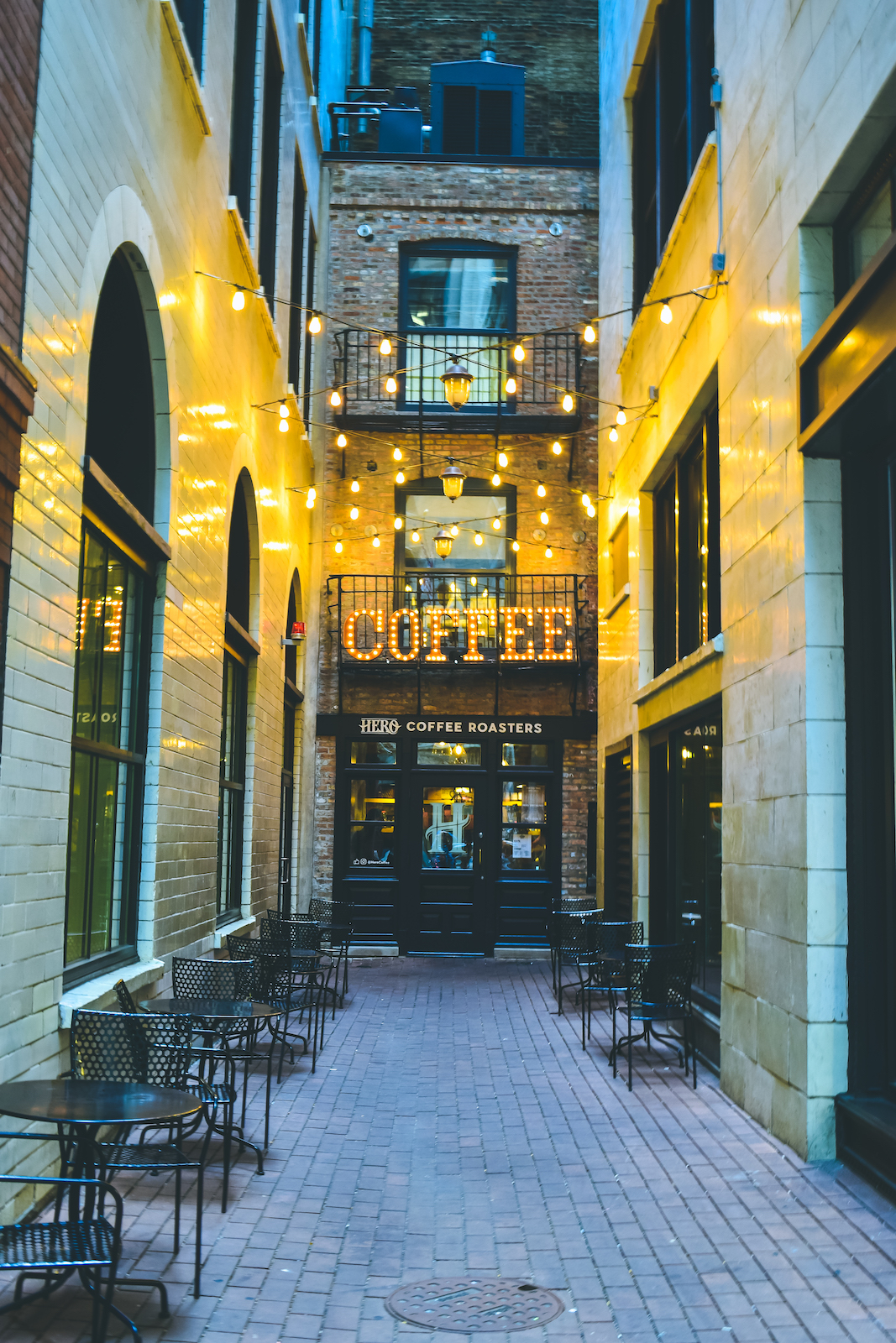 A First Timers Weekend City Guide to Chicago Pickwick Lane Coffee House Travel guide to chicago illinois blog what to do what to see where to go 3 days-56