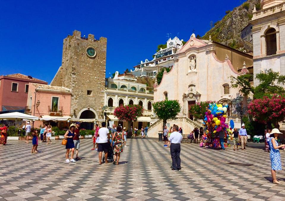 Cities in Sicily- Taormina Piazza IX Aprile place sicilia italy sicily travel guide SVADORE 3