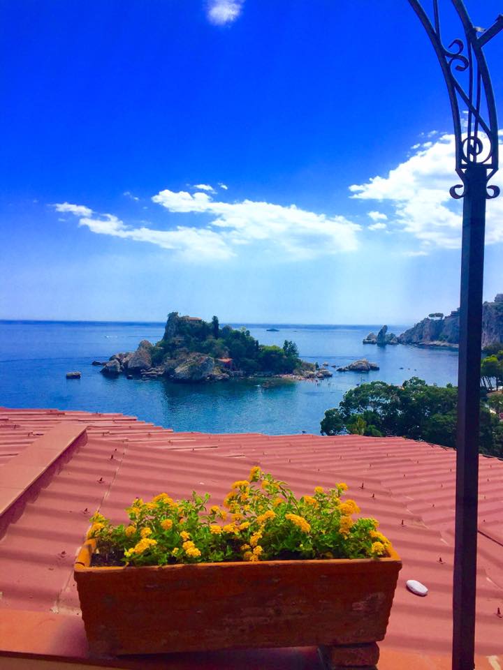 Cities in Sicily- Taormina isola bella view mare sea sicilia italy sicily travel guide SVADORE2