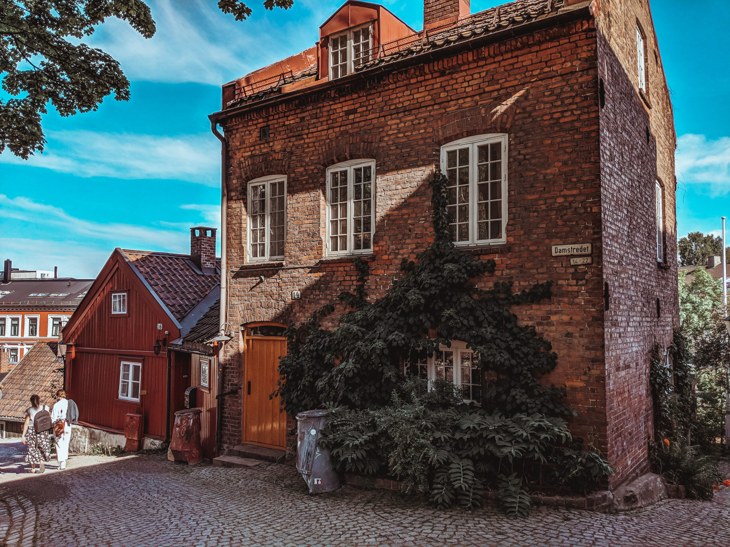 How To Travel In Norway- 24 Hours In Oslo On A Budget travel blog svadore -32 op Things to Do in One Day in Oslo in May Damstredet
