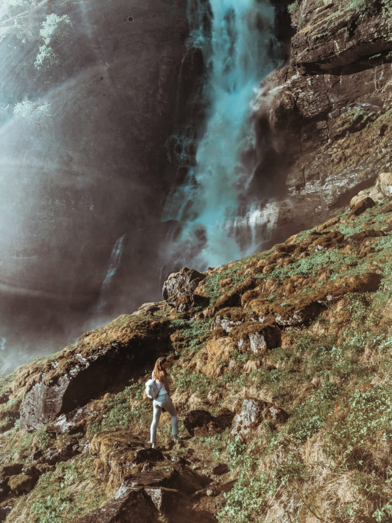A Guide on What to Do in Aurland & Aurlandsfjord Turlifossen
