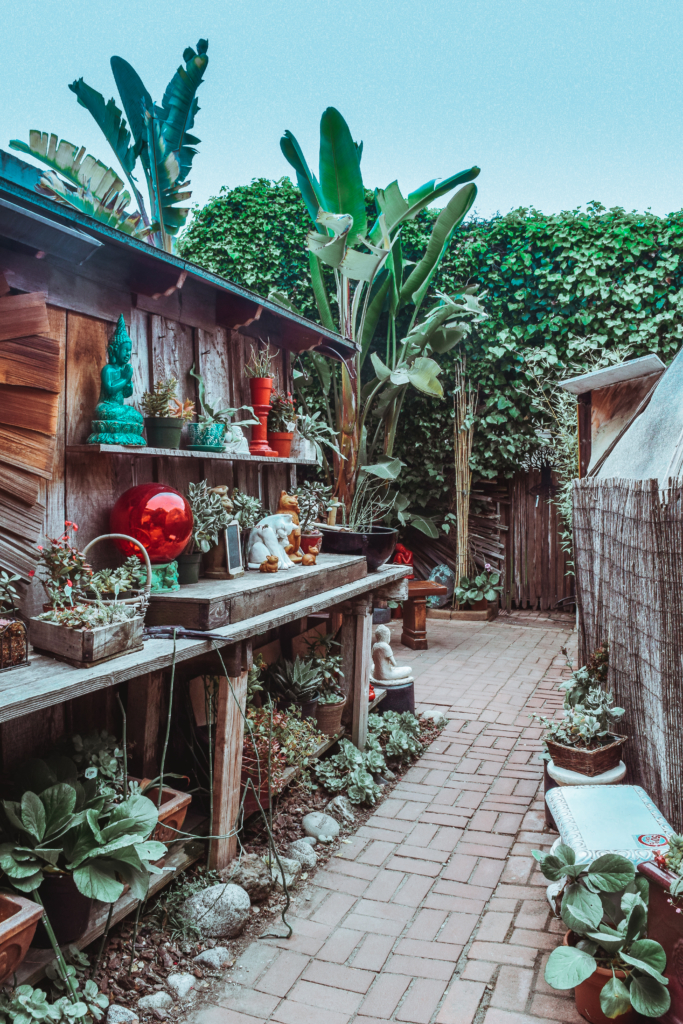 california coast travel guide: carmel by the sea Travel Guide California Road trip SVADORE travel blog the secret garden