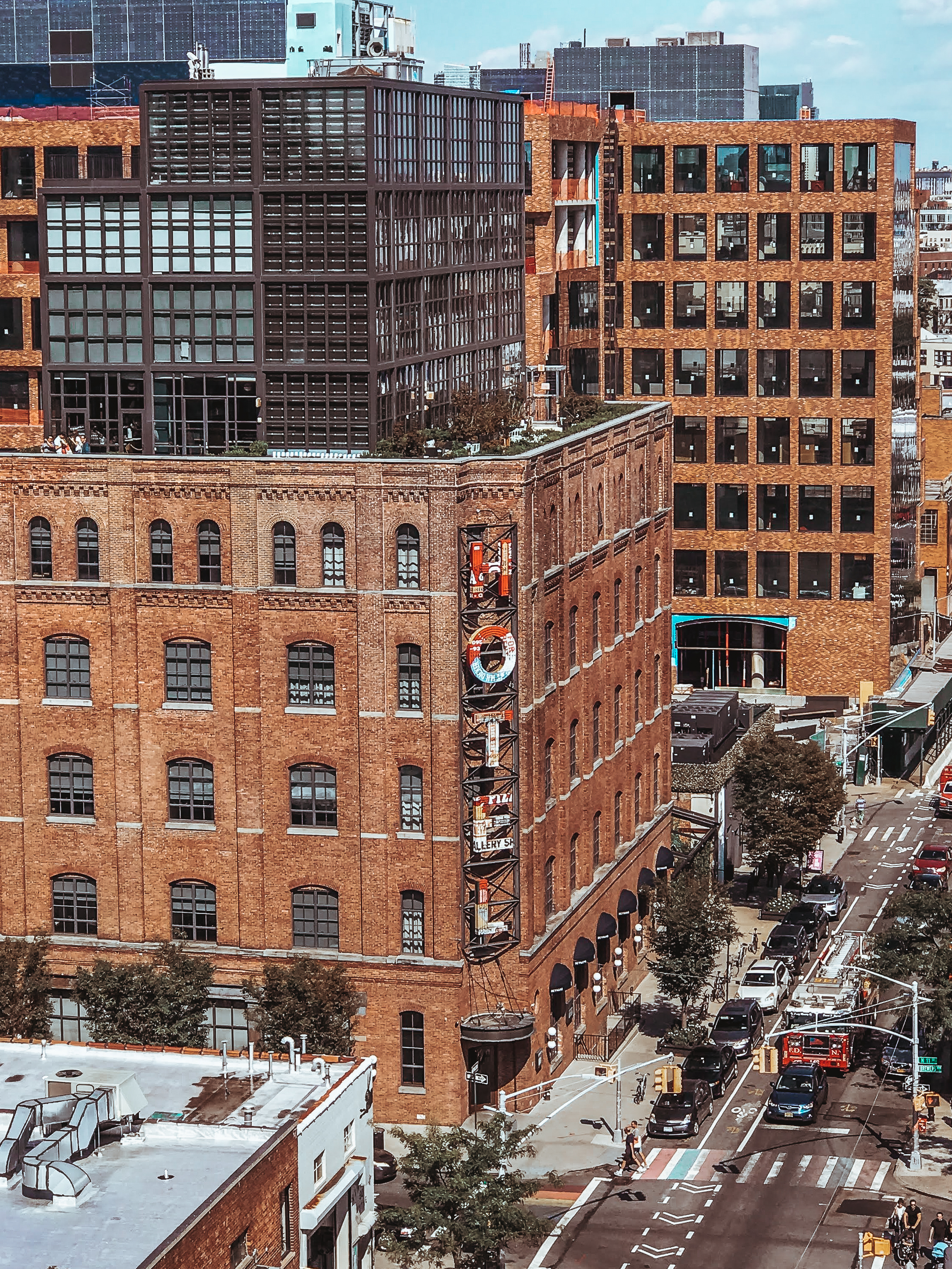 What To Do On A Fall Day in Williamsburg: Rooftop Bars and Smorgasburg Overthrow Boxing Brooklyn New York Mahattan travel guide SVADORE workout Saturday weekend smorgasburg the hoxton the wythe summerly klein william vale rooftop bars ferry