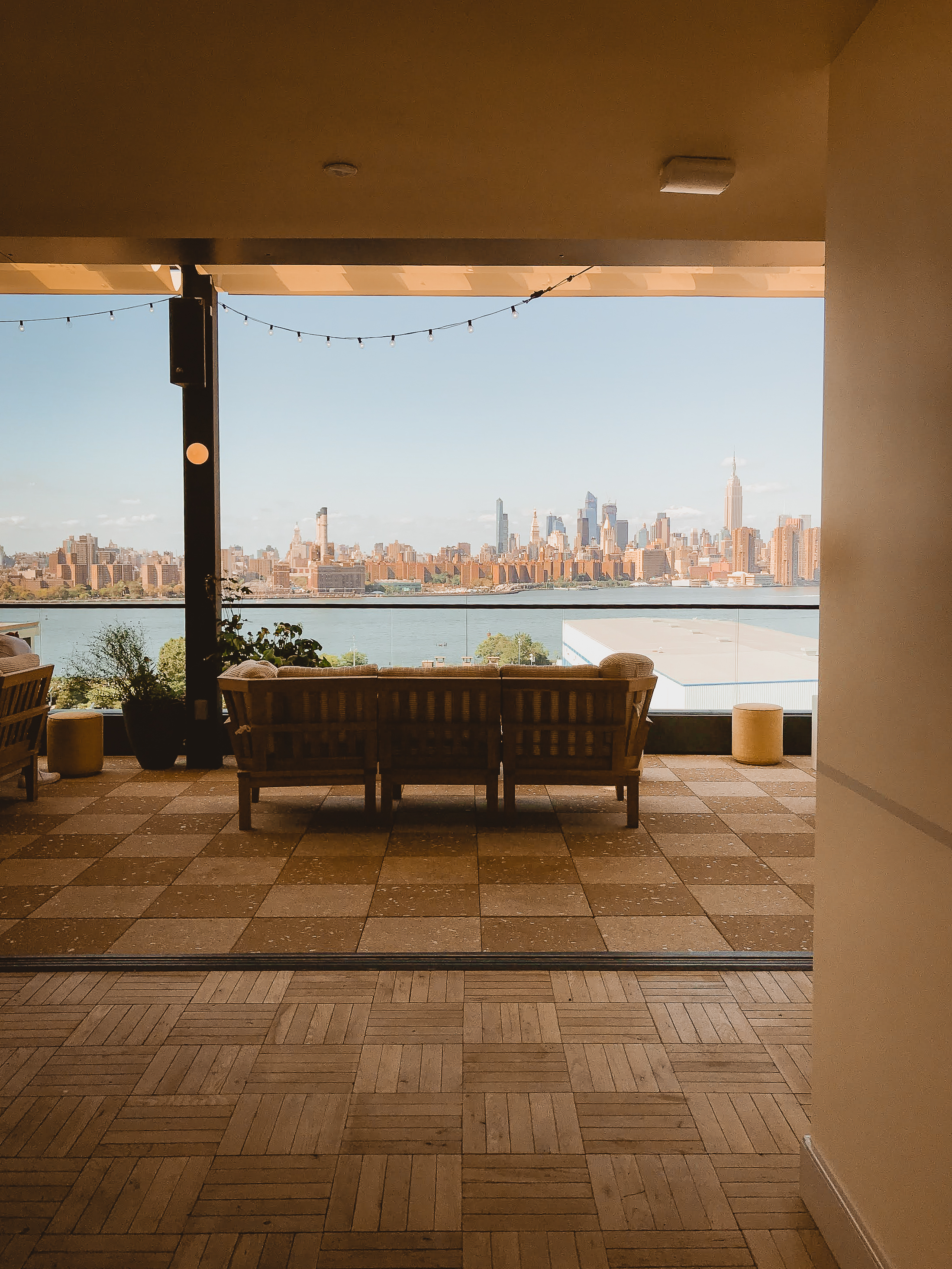 What To Do On A Fall Day in Williamsburg: Rooftop Bars and Smorgasburg Overthrow Boxing Brooklyn New York Mahattan travel guide SVADORE workout Saturday weekend smorgasburg the hoxton the wythe summerly klein william vale rooftop bars ferry