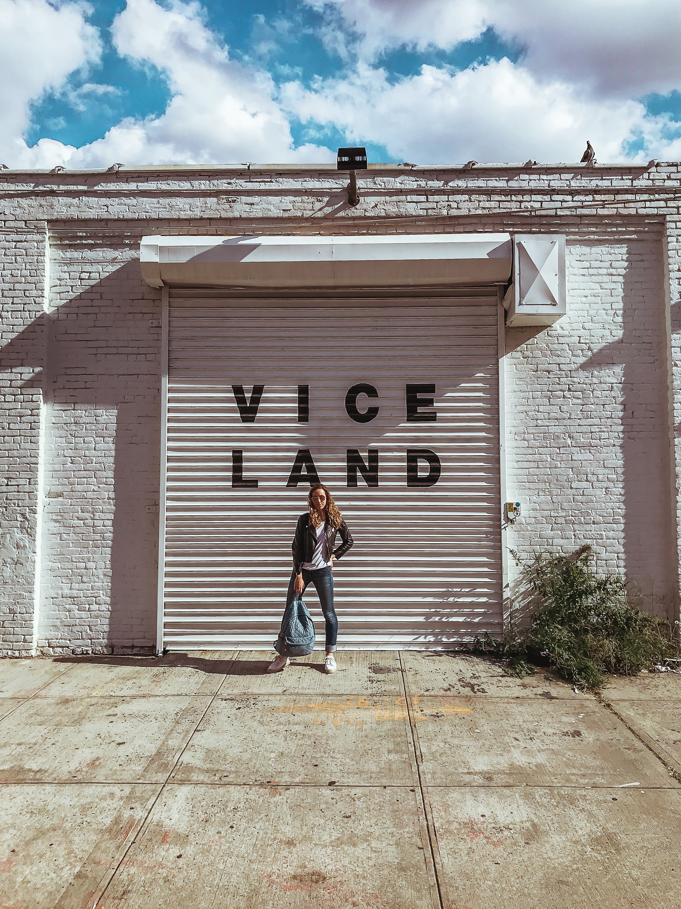 What To Do On A Fall Day in Williamsburg: Rooftop Bars and Smorgasburg Overthrow Boxing Brooklyn New York Mahattan travel guide SVADORE workout Saturday weekend smorgasburg the hoxton the wythe summerly klein william vale rooftop bars ferry