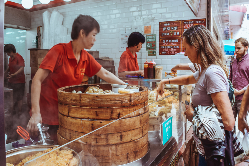 2 DAYS IN HONG KONG: A TRAVEL GUIDE TO CENTRAL AND OUTSKIRTS Hong Kong Street Food: Bao Dim Tat Yan Hong Kong 2 day Travel Guide two days china asia svadore what to do where to eat -1-7