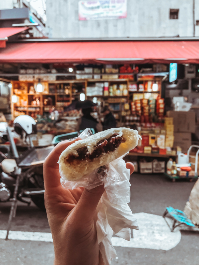 A Guide to Seoul's Namdaemun Market Namdaemun Flea and Street Markets seoul korea south korea travel guide svadore food foodie where to eat dumplings flea markets -1-4