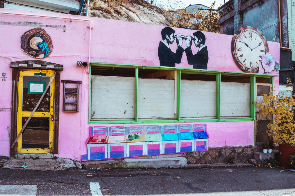 Exploring the Work of Art that is Ihwa Mural Village ihwa mural village seoul ihwa-dong what to do in seoul south korea travel guide travel blog SVADORE-1