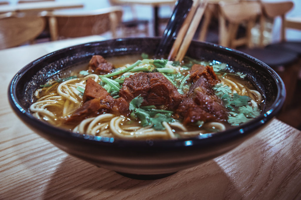 Where to Find the Best Shanghai-style Noodles shanghai travel guide yuyuan garden ol shanghai street svadore food foodie -14