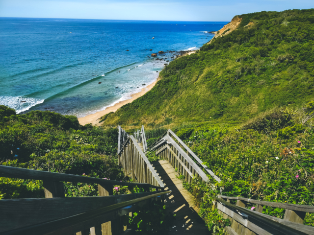 Mohegan Bluffs: About & How to Get There On Block Island • Svadore