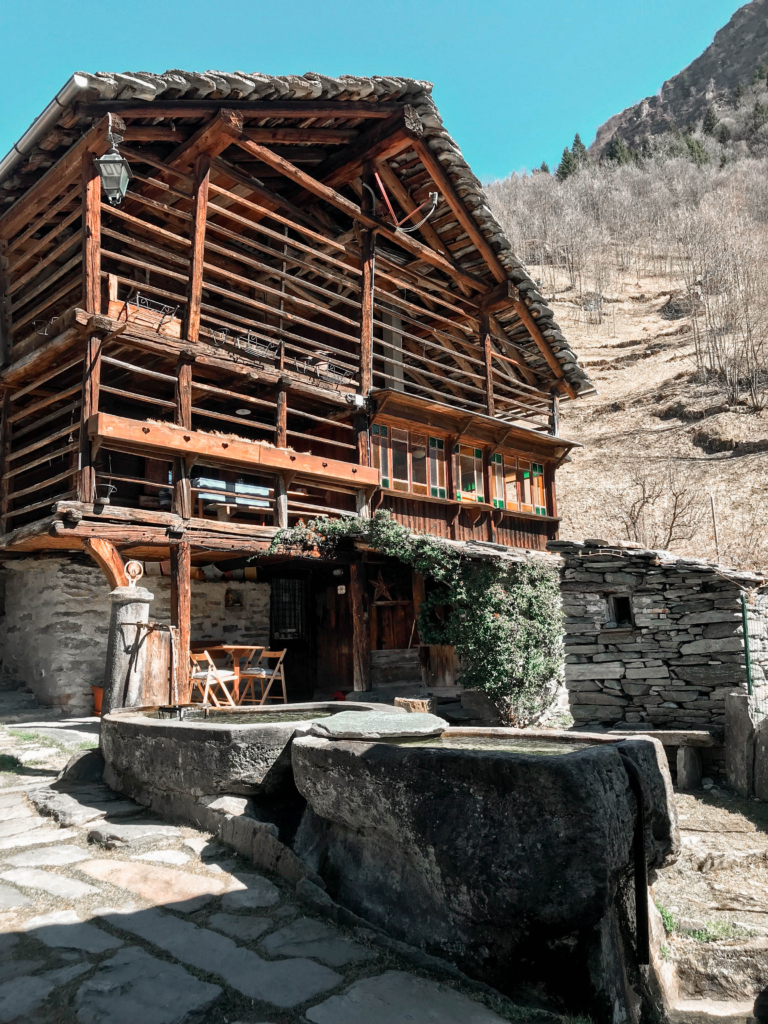 Skiing the Italian Alps with Ski Itineraries in March alagna monte rosa