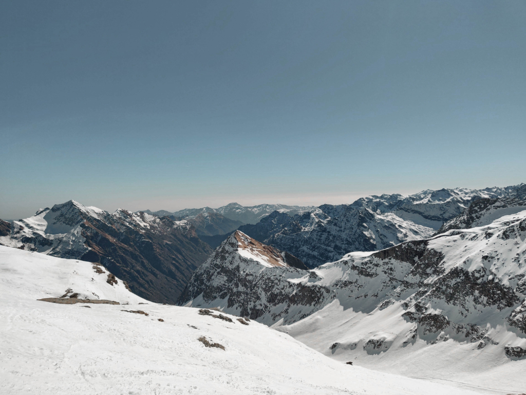 Skiing the Italian Alps with Ski Itineraries in March alagna monte rosa