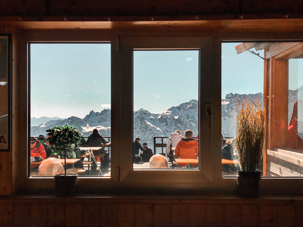 Skiing the Swiss Alps from Italy to Switzerland with ski itineraries matterhorn cervinia zermatt