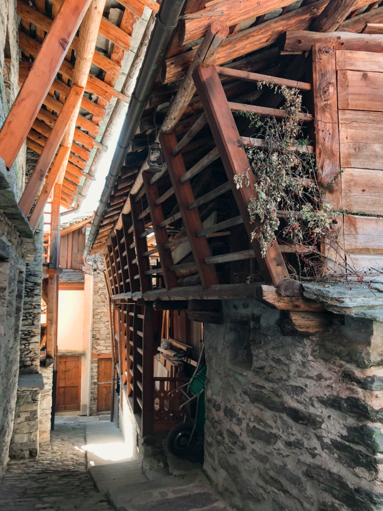 Skiing the Italian Alps with Ski Itineraries in March alagna monte rosa