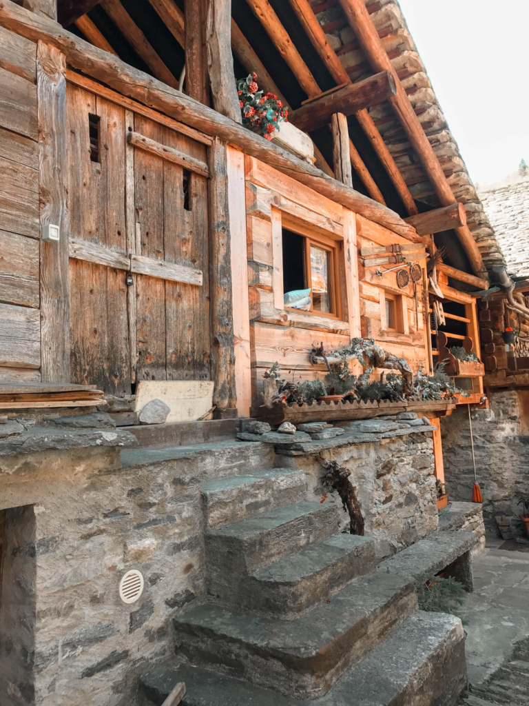 Skiing the Italian Alps with Ski Itineraries in March alagna monte rosa