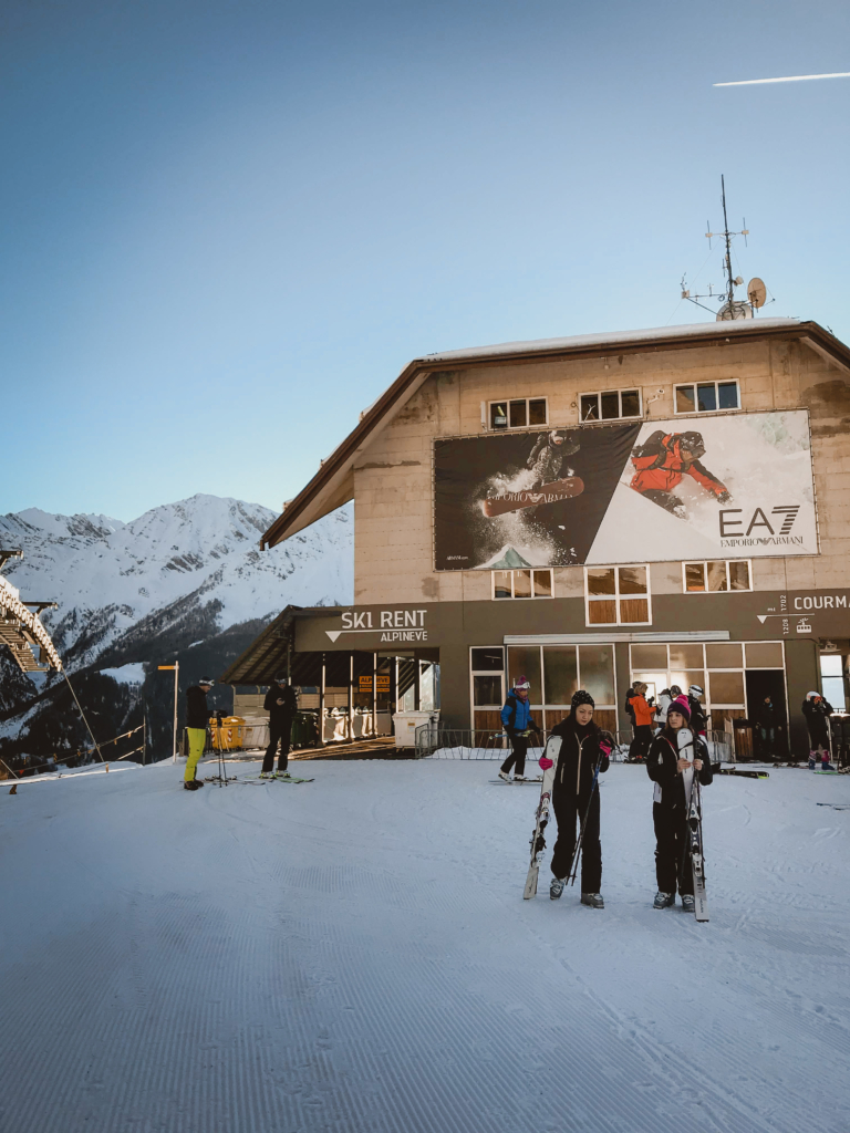 Where to Rent Skis in Courmayeur: AlpineveSki Courmayeur, Italy: A Resort Guide for All Levels alpineve ski rental