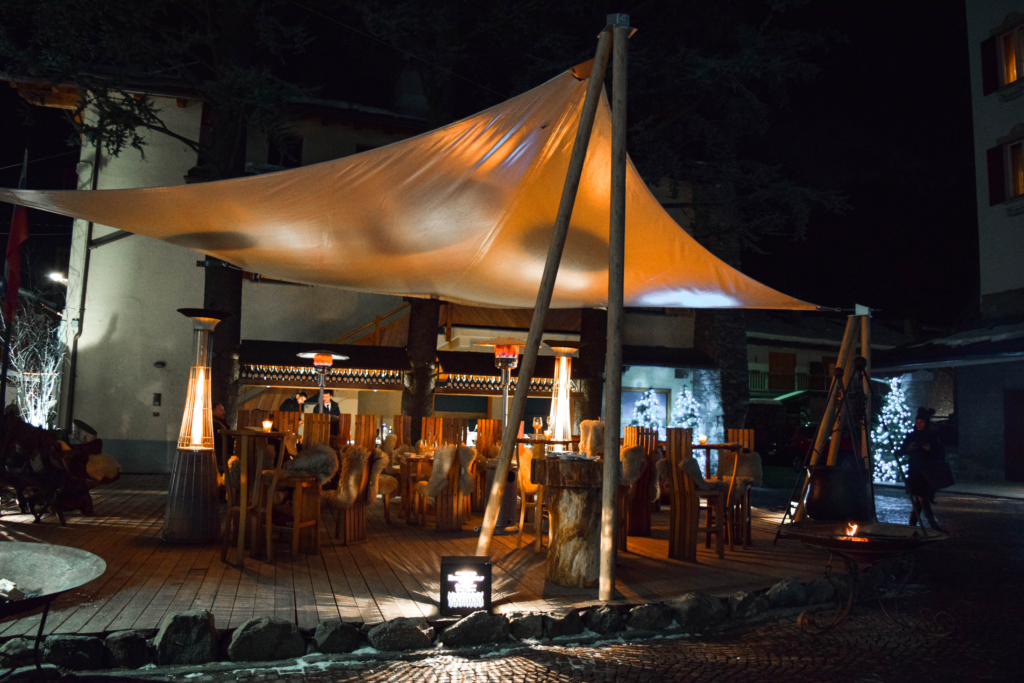 6 Courmayeur Best Bars for Aperitivo and Après-ski