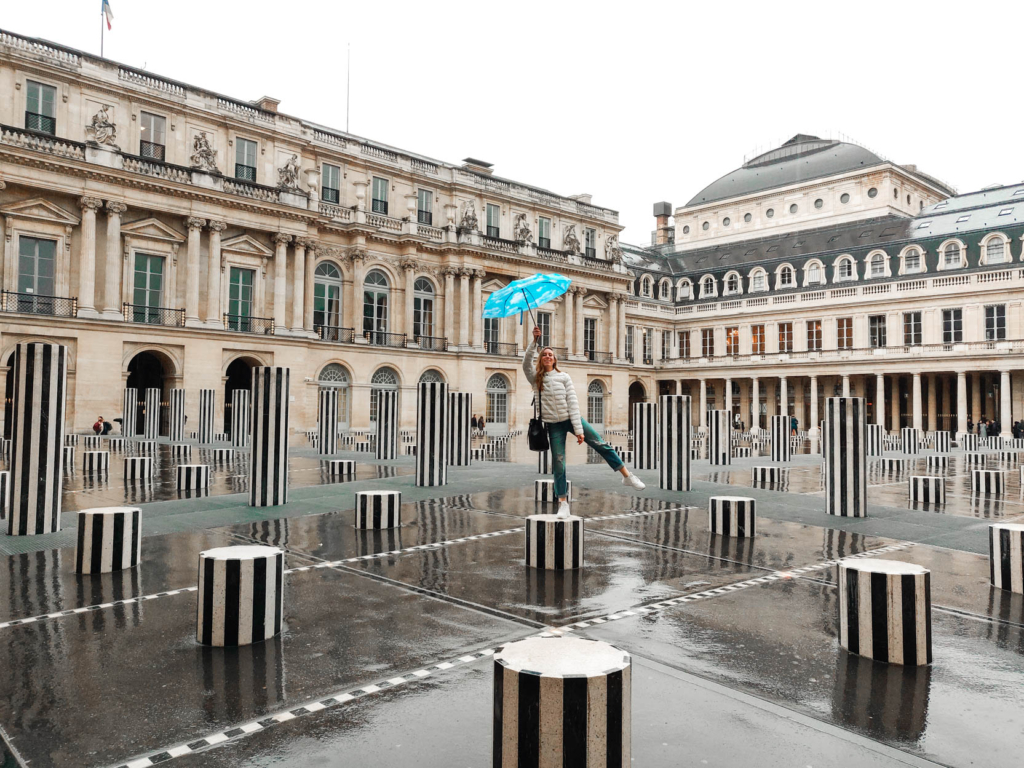 Paris Neighborhood Guide: 1st and 2nd Arrondissements palais royal cour d'honneur colonnes de buren
