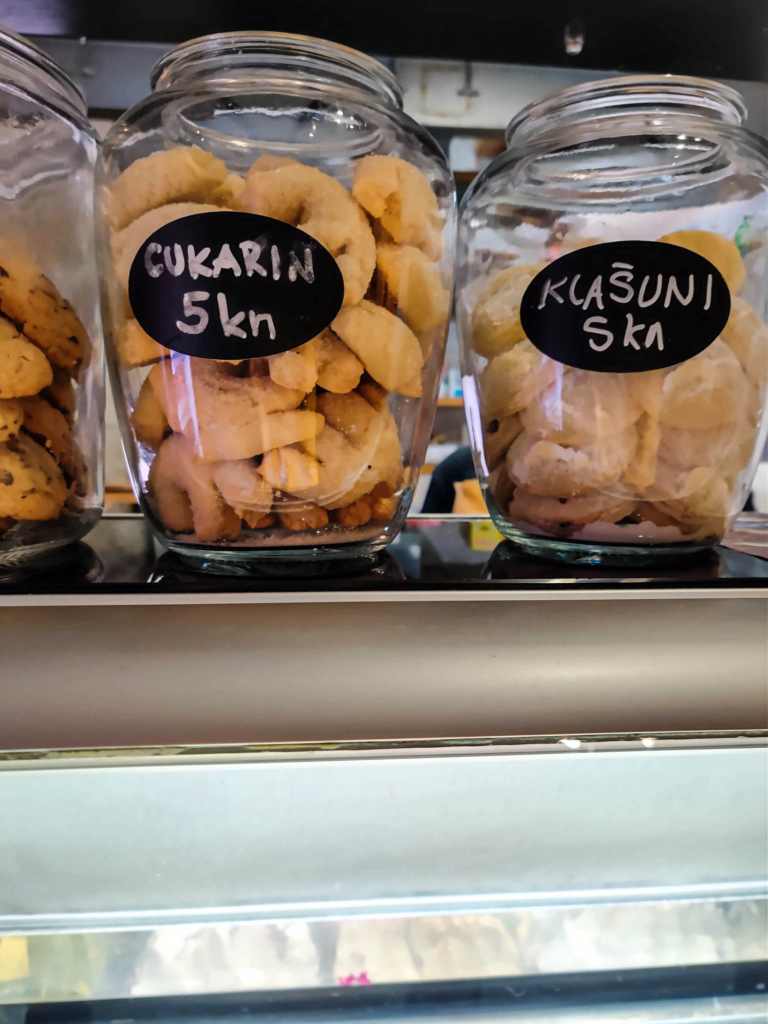 Where to Eat on Korcula: Sveva's Food, Restaurant, Dessert Recommendations cukarin kasuni kiwi