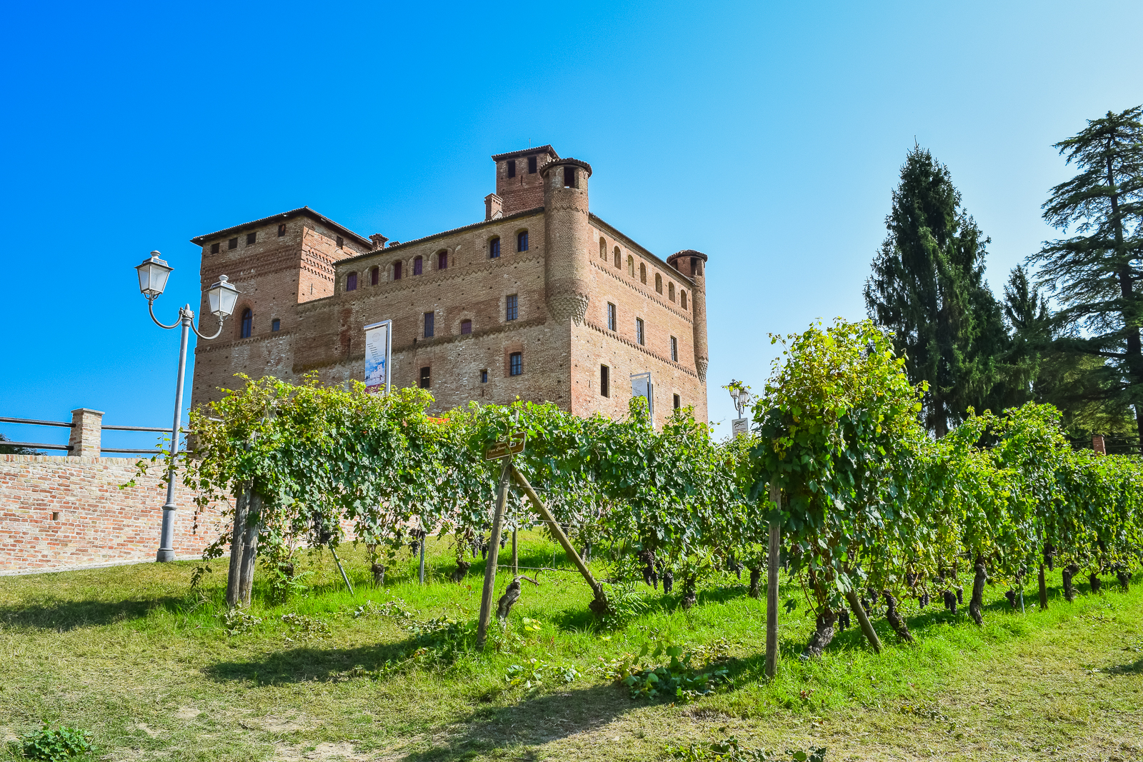 A Day Trip to Langhe, Piemonte: An Alternative to Tuscany castello grinzane cavour