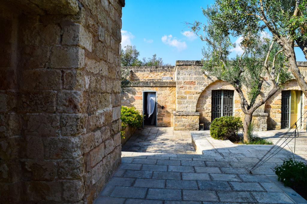 Book Art Resort Masseria Bernardini in Salento All for Yourself boutique hotel bed and breakfast puglia nardo' lecce bari center best position where to stay near buyout villa rental group asian