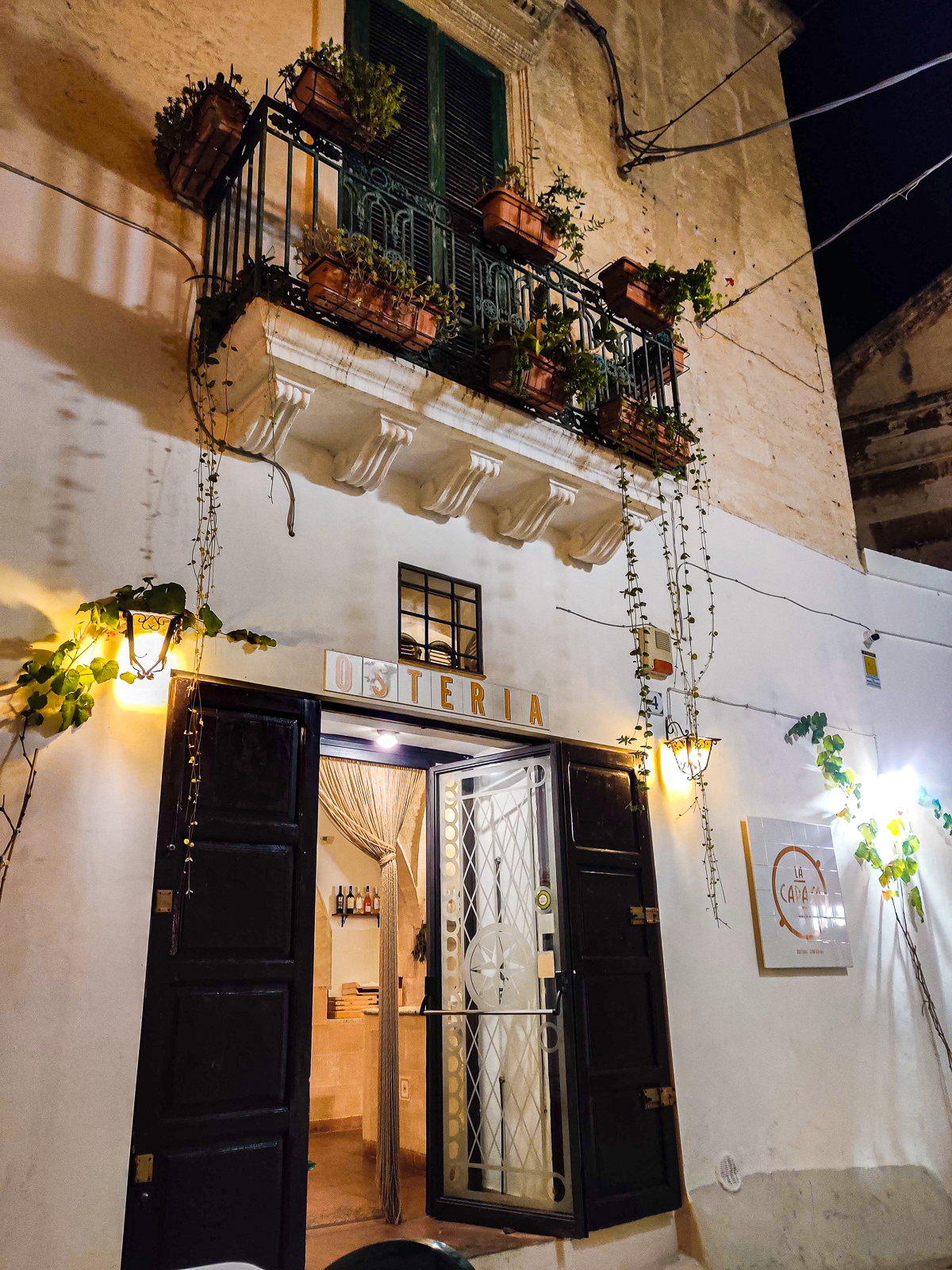 visit grottaglie the ceramic capital of puglia itria valley cibo mangiare trattoria la capasa osteria what to do where to eat pottery