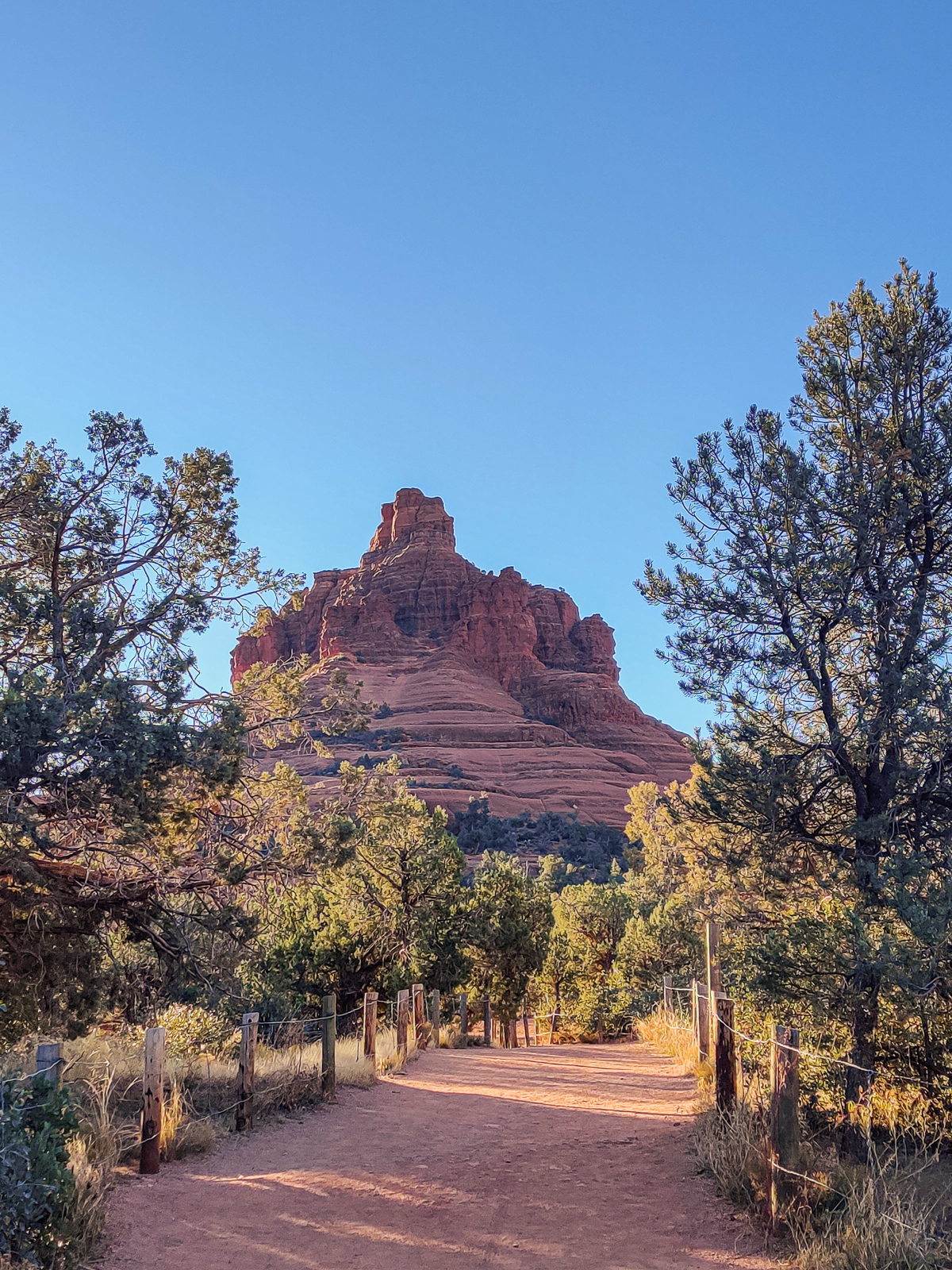 6 Iconic & Secret Sedona Vortex Hikes For All Levels bell rock