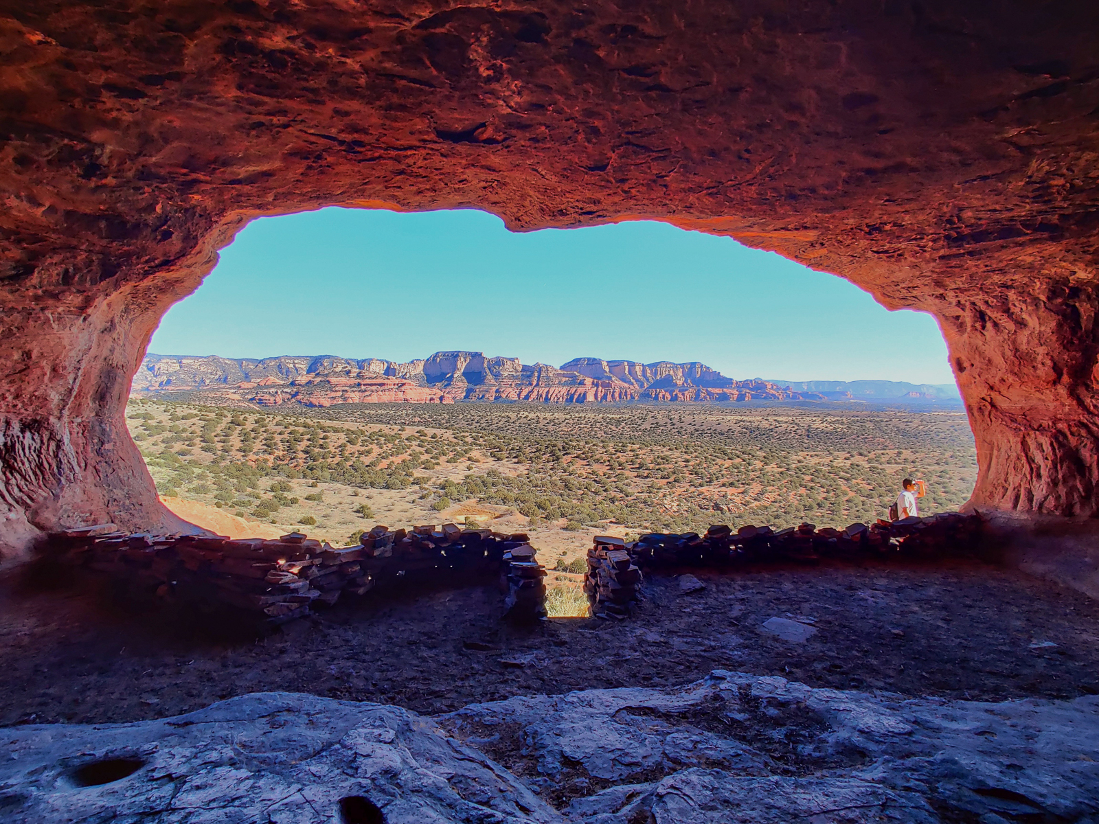 6 Iconic & Secret Sedona Vortex Hikes For All Levels shamans cave robbers roost