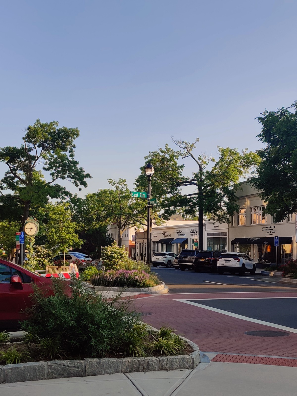 Greenwich Avenue, CT: What to Expect and Find • Svadore