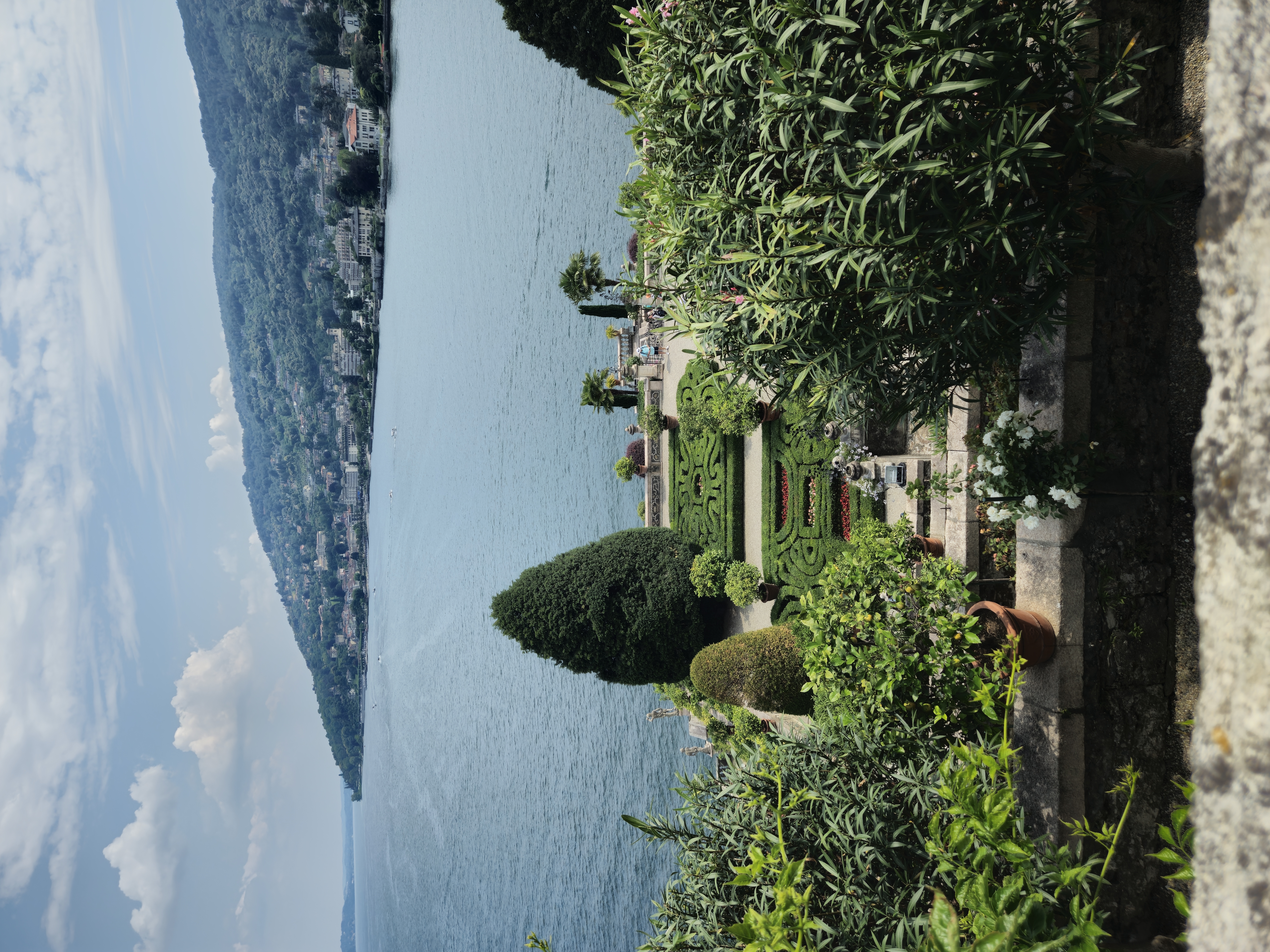 Isola Bella Lago Maggiore palazzo borromeo gardens giardini Isola Bella Lago Maggiore palazzo borromeo gardens giardini