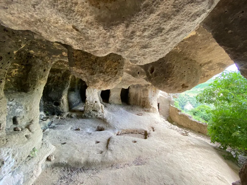 What to Do in Salina, Sicily: A 3 Day Itinerary grotte dei saraceni