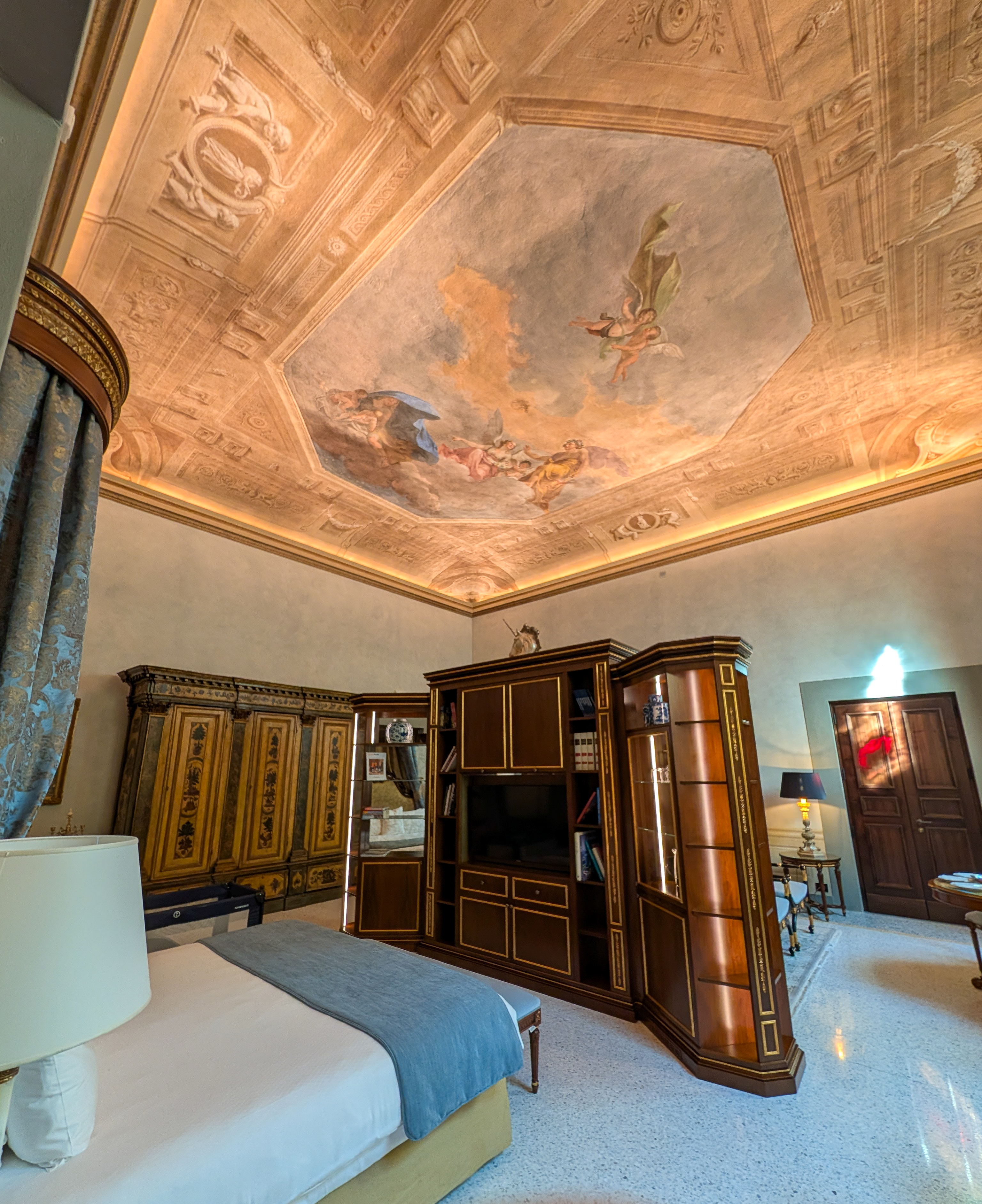 The Best Luxury Hotel in Florence? A Night Living Like a Medici at Palazzo Portinari Salviati
The Most Beautiful Hotel Room in Florence: Beatrice Portinari Suite