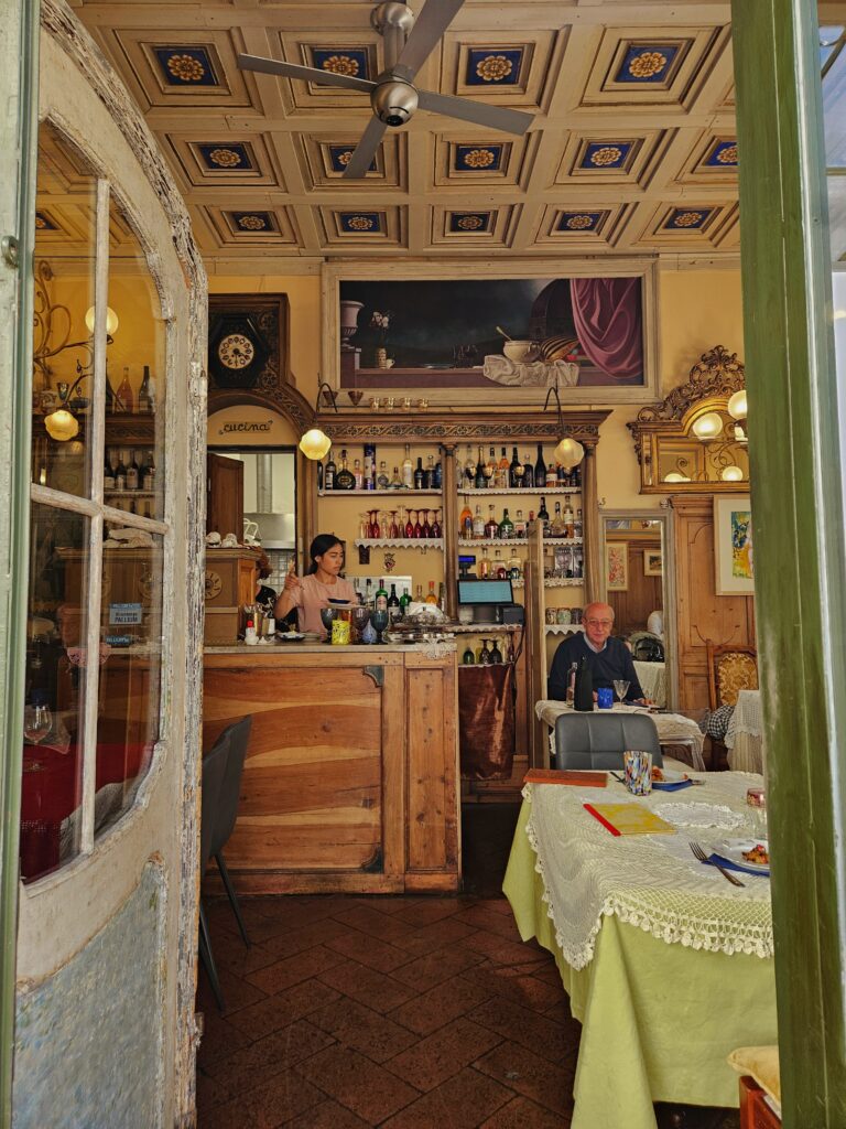 Locals-only-bistro-Sant-Ambrogio-Florence-off-the-beaten-path